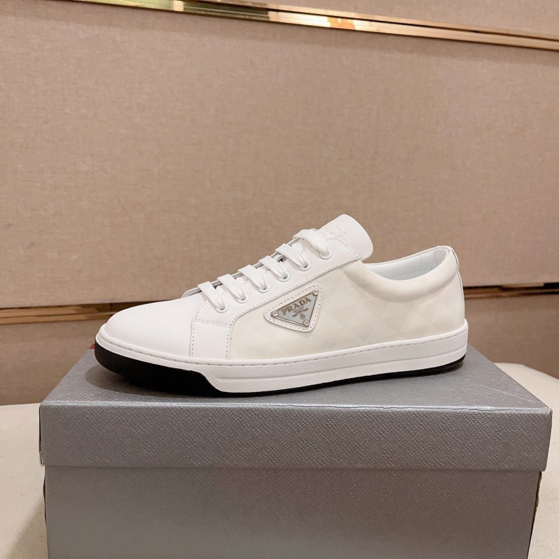 Pra*a casual shoes